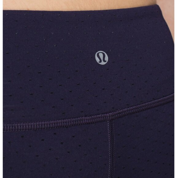 Lululemon Emerge Renewed Crop *Full-On Luon Shine Dot Black Grape - Size 8 - Picture 8 of 8